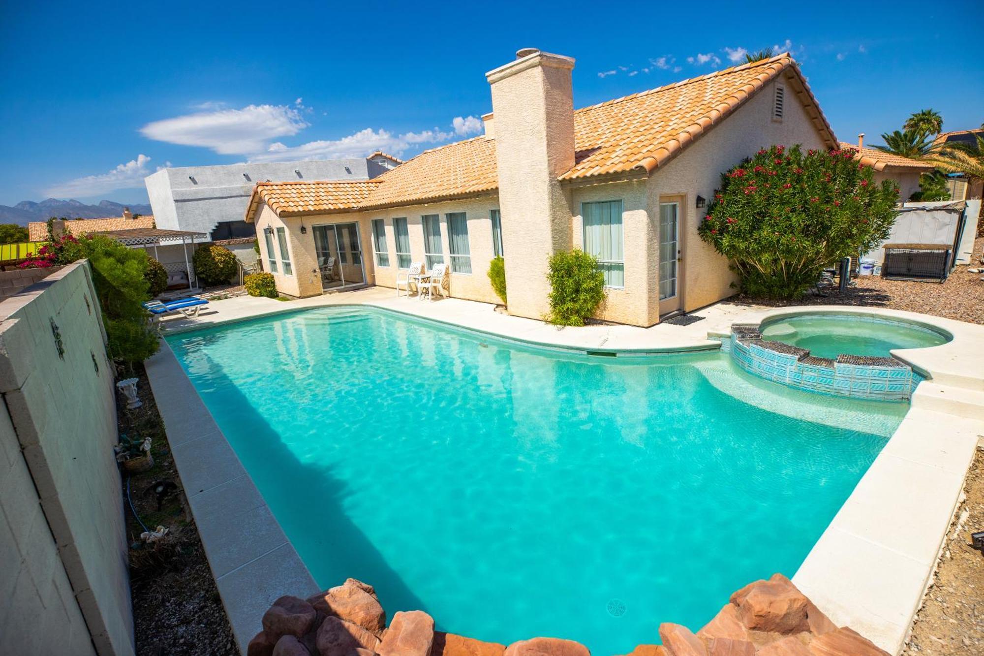 Luxury 1900 Sq Ft House Huge 46 Ft Pool & Hot Spa Лас-Вегас Экстерьер фото